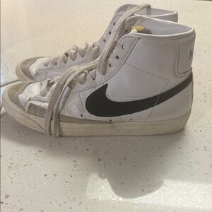 Nike White and Black High-Tops